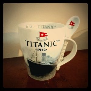 Titanic museum souvenir mug